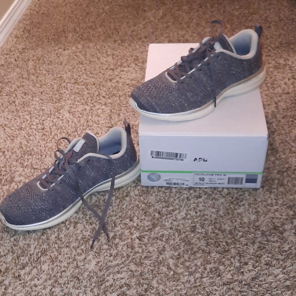 Lululemon Athletic propulsion labs shoes